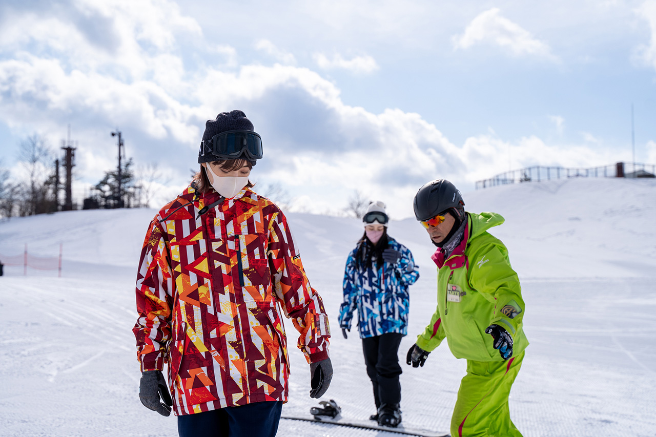 コロナ対策もバッチリ 箱館山スキー場に手ぶらで行って雪遊びを体験してきた M エム Kyoto By Leaf