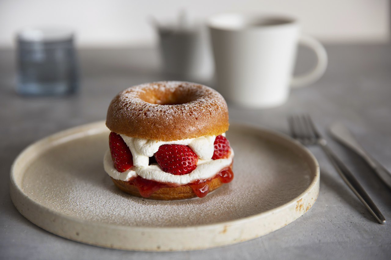 見ても食べても楽しい新京極のドーナツ工場 Koe Donuts Kyoto M エム Kyoto By Leaf