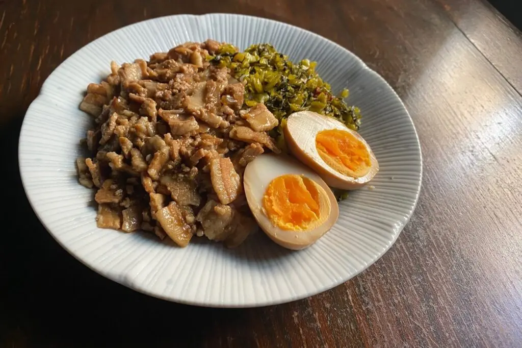 魏飯餃子　ルーローハン