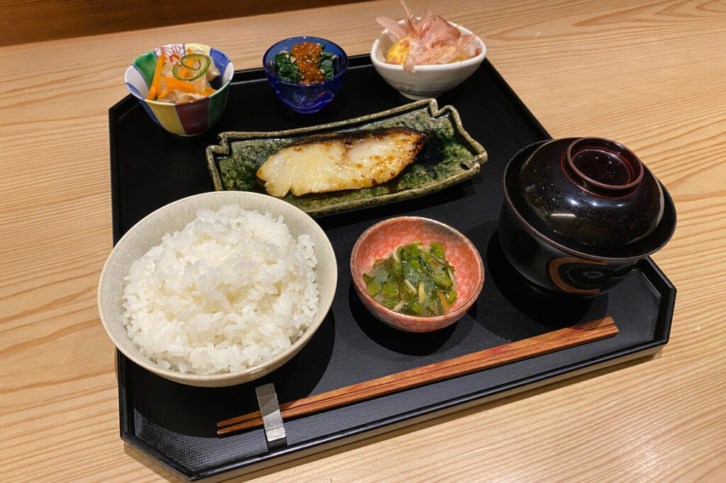 Saikyo-yaki set meal of silverfish at Yamaroku