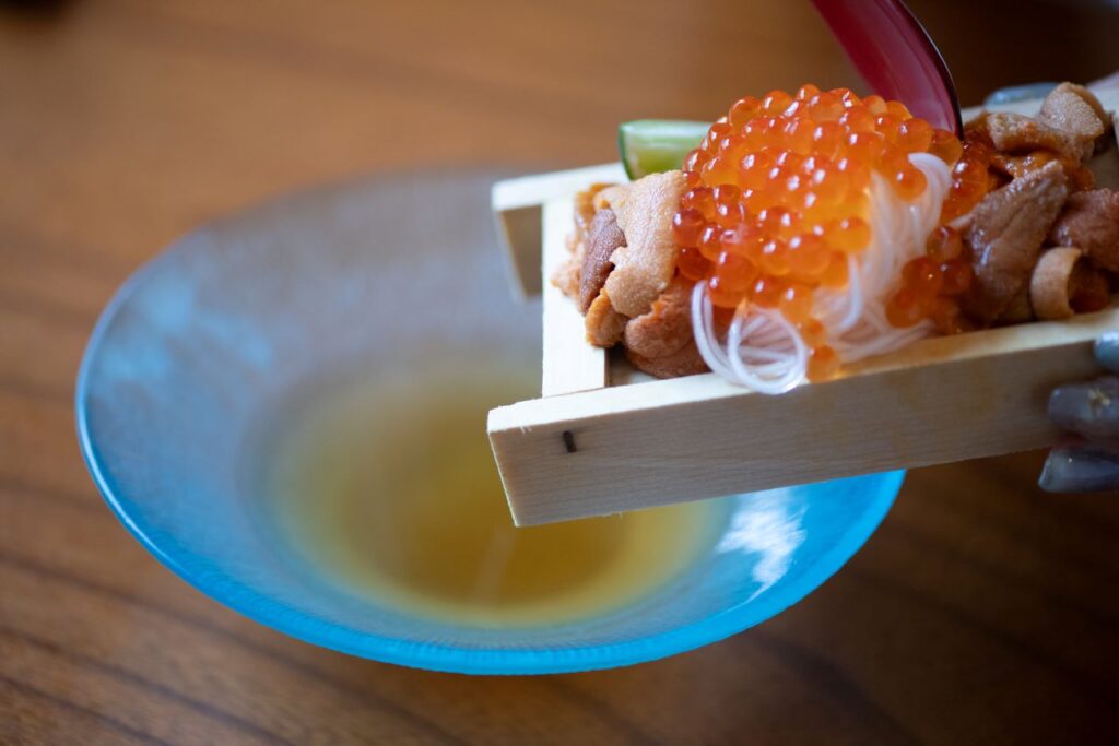 Bankichi Kuzu somen noodles with sea urchin and salmon roe