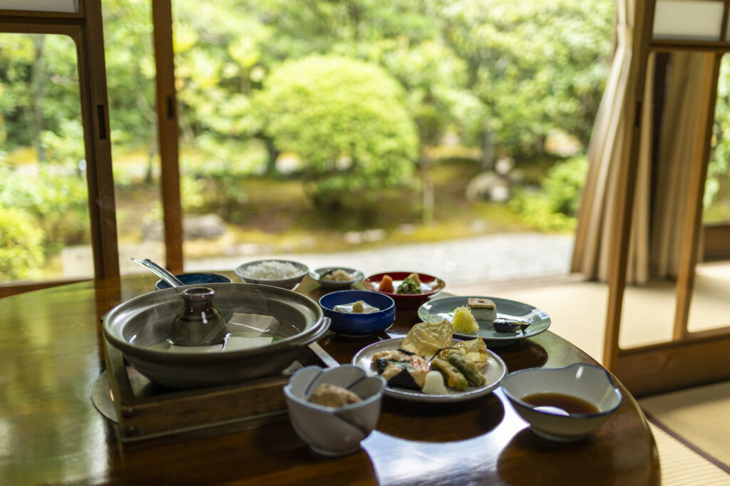 西山艸堂「湯豆腐定食」