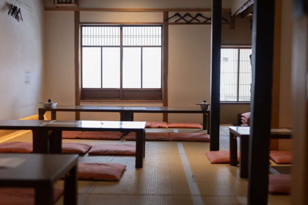 Obanzai Amber Interior