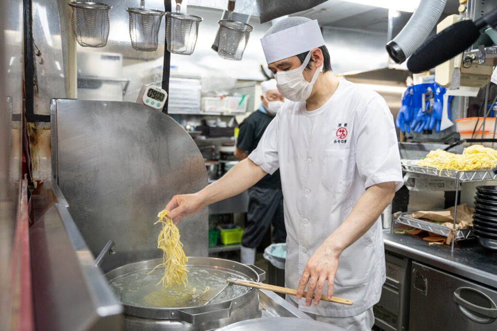 Misobashi Sakai Cooking Scene