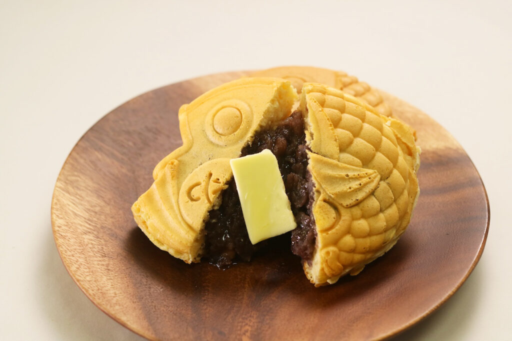 An Butter Taiyaki with Mame-mono and Taiyaki