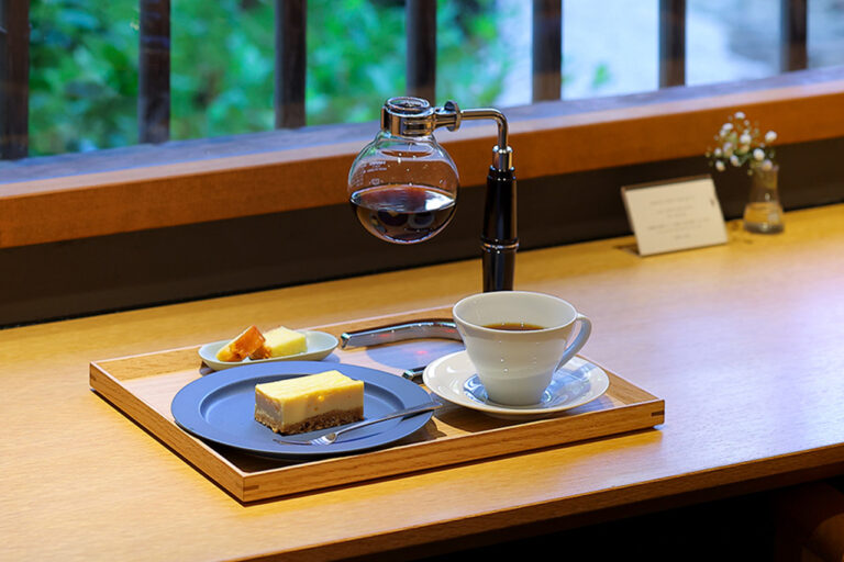 HARIO CAFE サイフォンコーヒーのチーズケーキセット