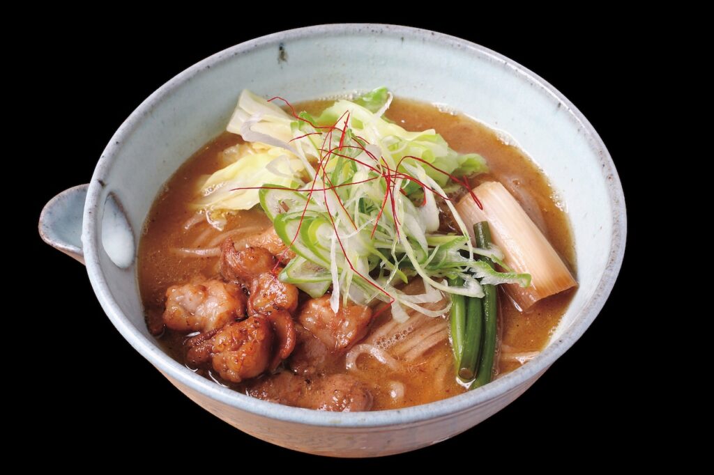 Sukuri no Tsuki soba (buckwheat noodles with chili peppers)