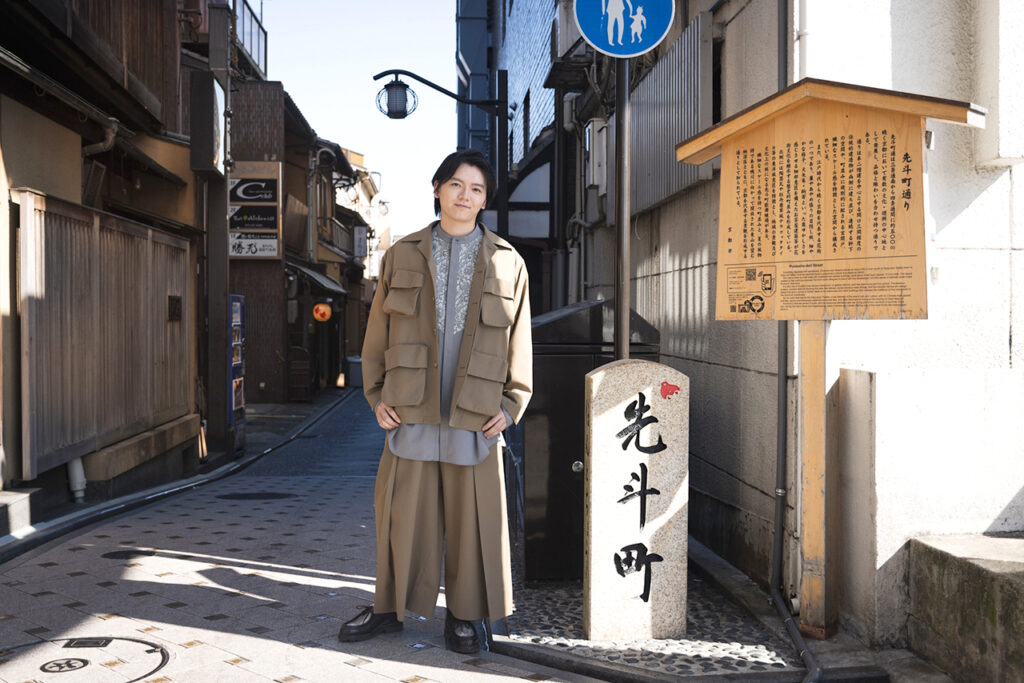 Stage Yūtoku Kazoku 04.