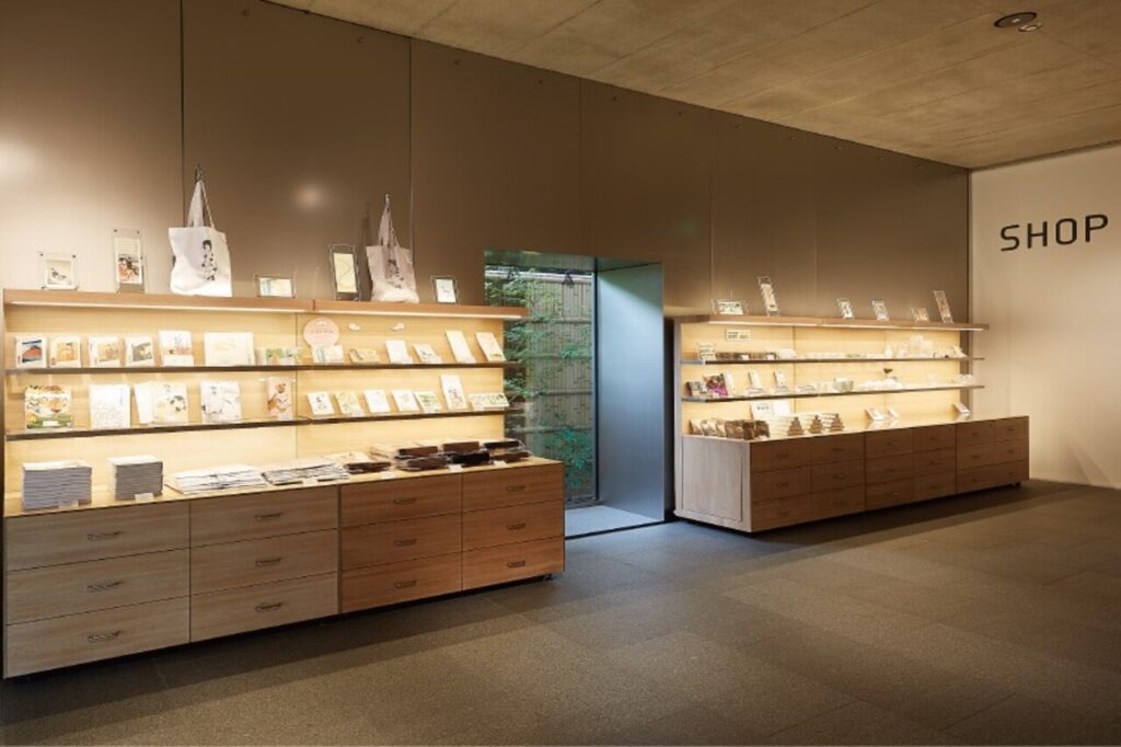 Fukuda Art Museum Shop