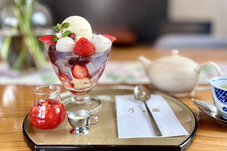 Tsukigase's strawberry cream anmitsu